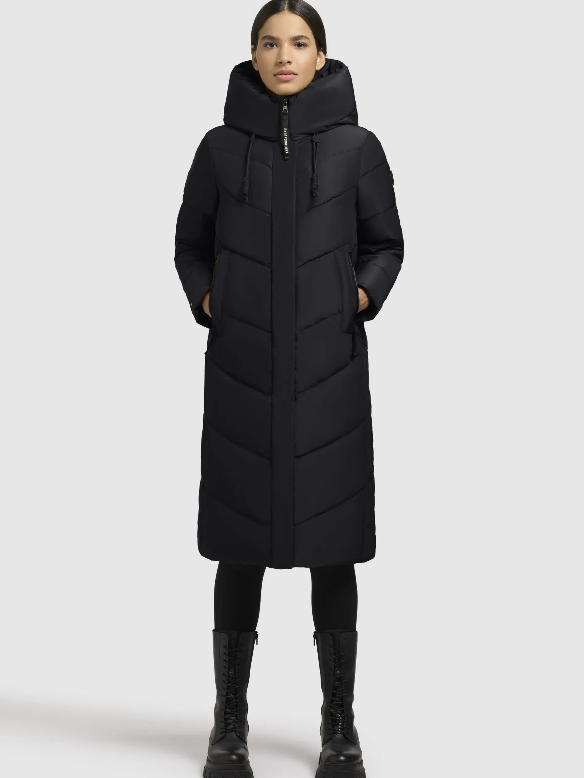 Mantel TARU Schwarz